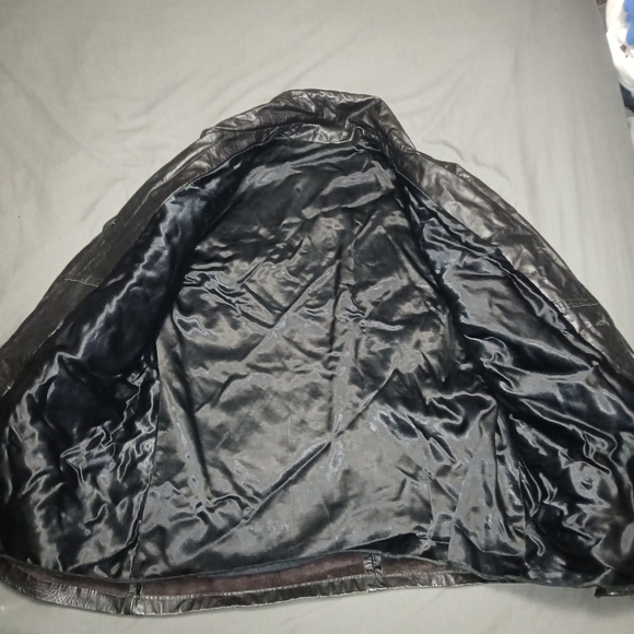 Heavy duty women's leather jacket - Picture 2 of 3